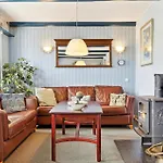 Дом отдыха 3 Bedroom Amazing In